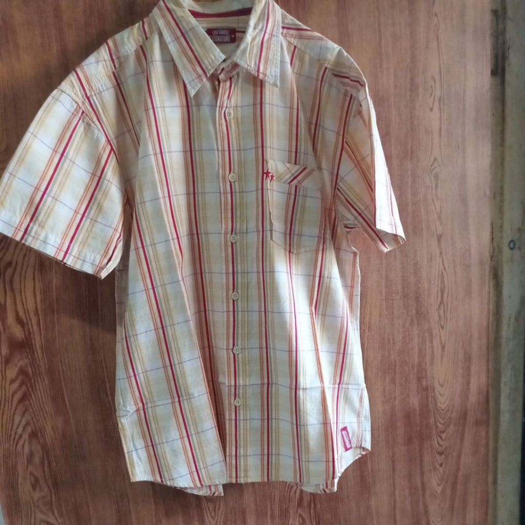 Preloved kemeja pria brand LEVIS Origiinal motif garis2