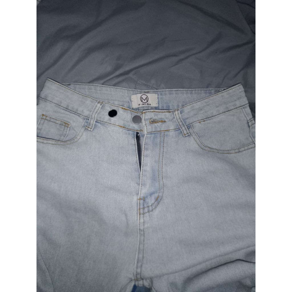 FLARE JEANS HIGHWAIST// F MIGA UK M