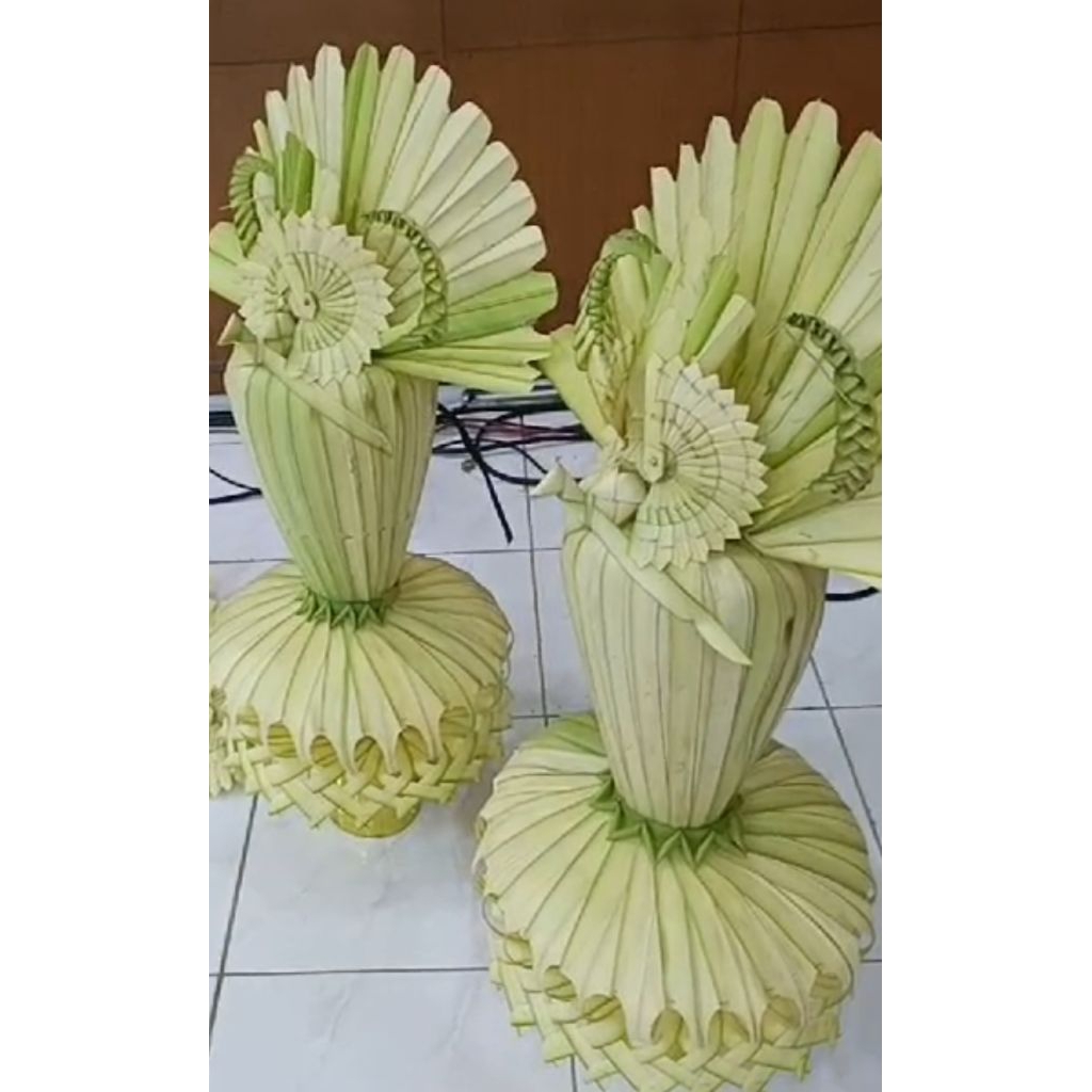 Kembar Mayang janur kuning pernikahan sepasang