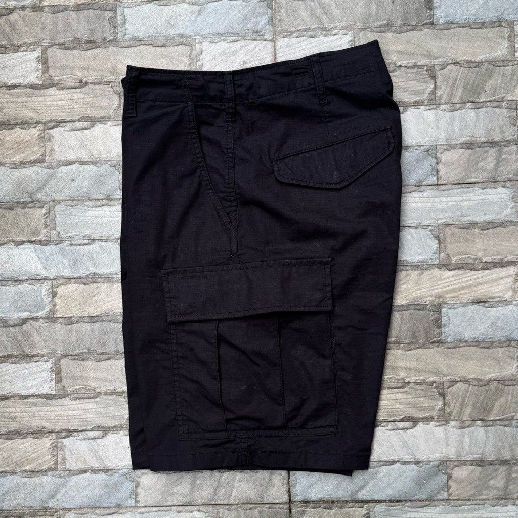 celana cargo pendek uniqlo hitam ht1