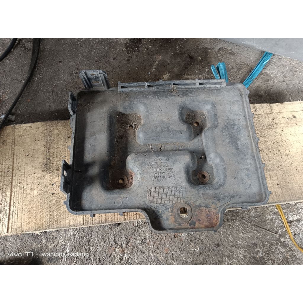 tatakan aki hyundai matrix
