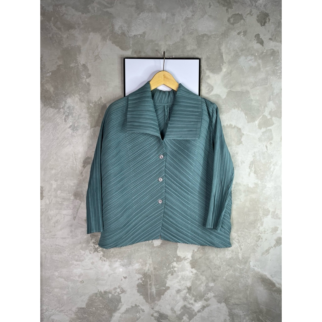 Pleatsme Pleated Boxy Cropped Outwear Issey Miyake