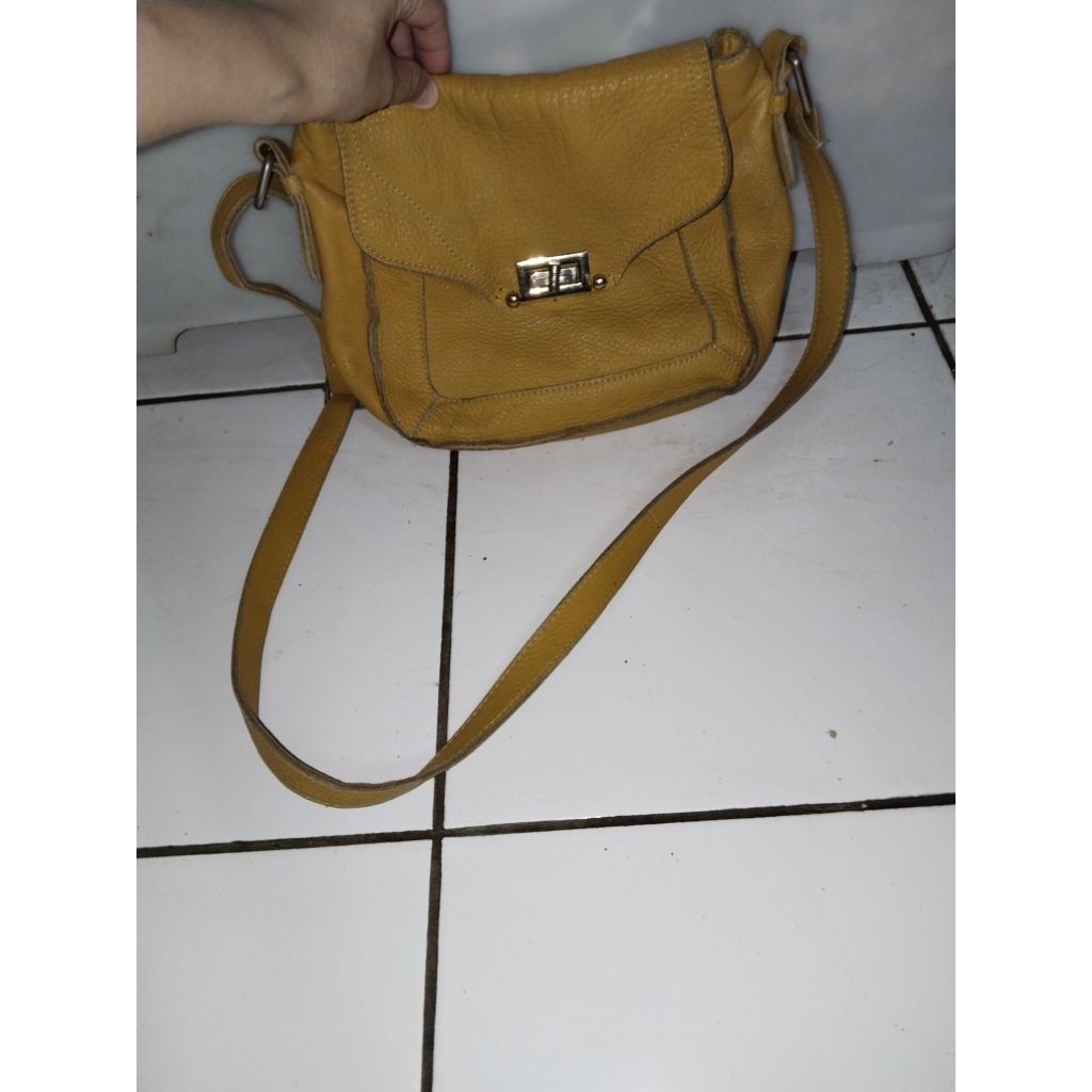 Sling Bag / Tas Slempang The Van Kuning ( Kulit Asli )
