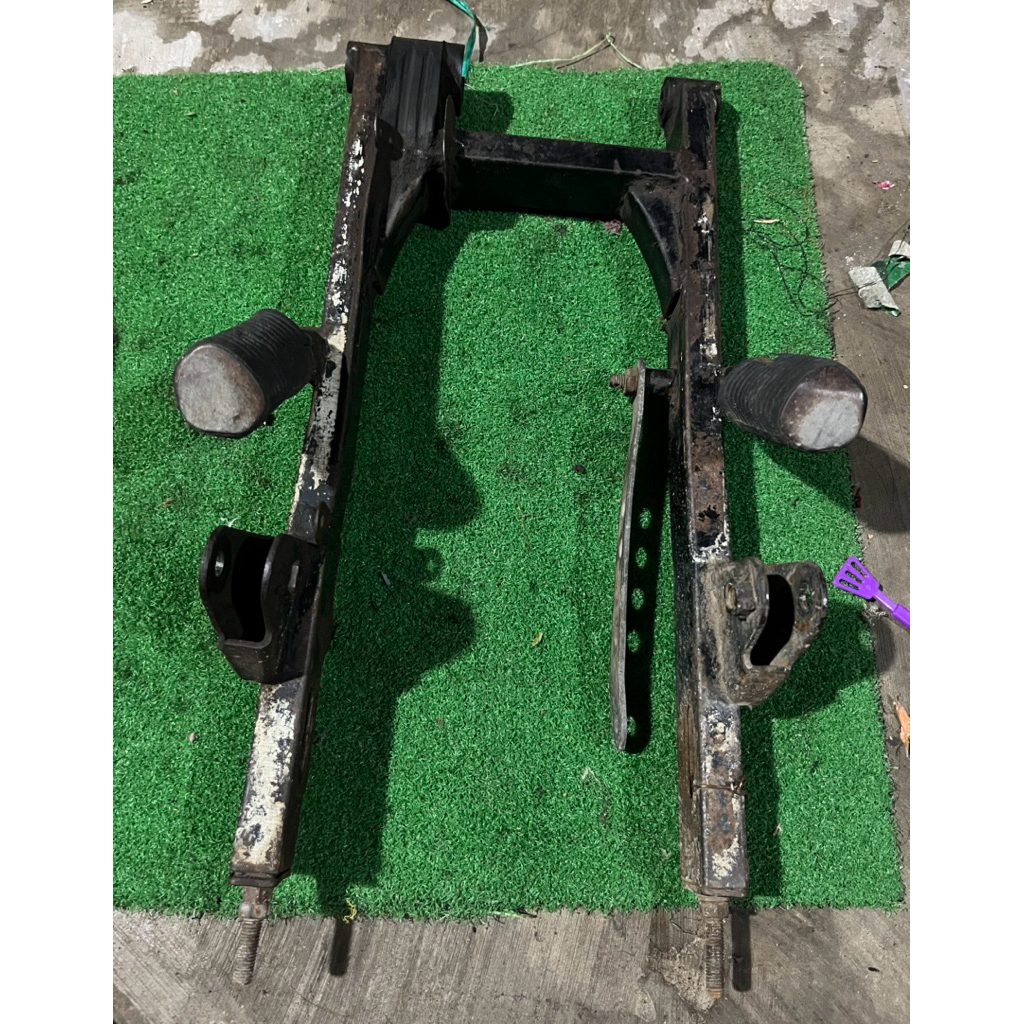 SWING ARM SUZUKI RC 100 BRAVO DK SPIRIT ORIGINAL