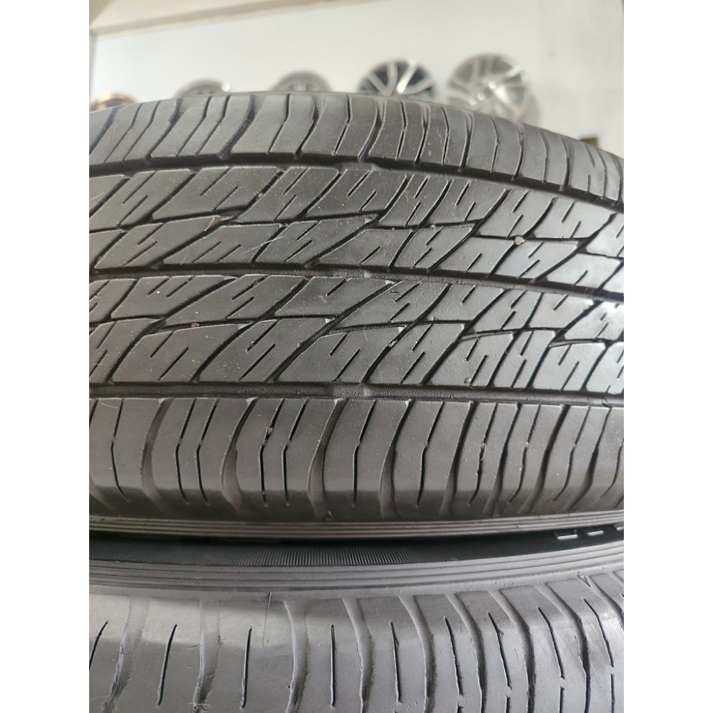 215/65 R17 dunlop grandtrek