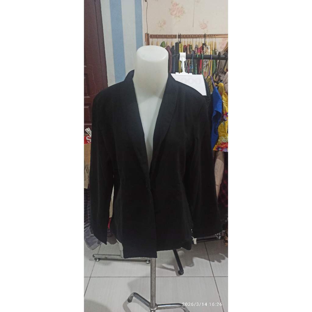 Blazer Wanita Ann Design Warna Hitam