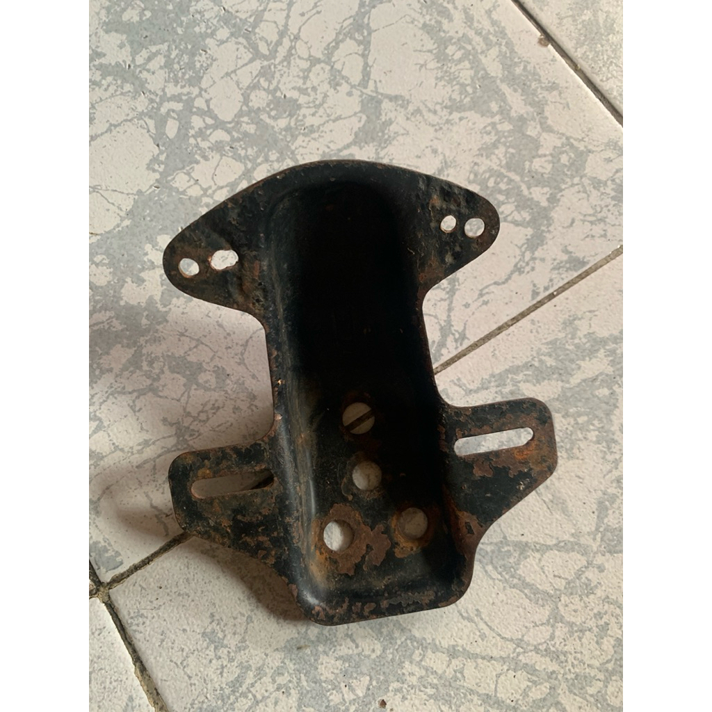 pangkon dudukan stoplamp lampu belakang honda cb 100 gl 100 k5 ori