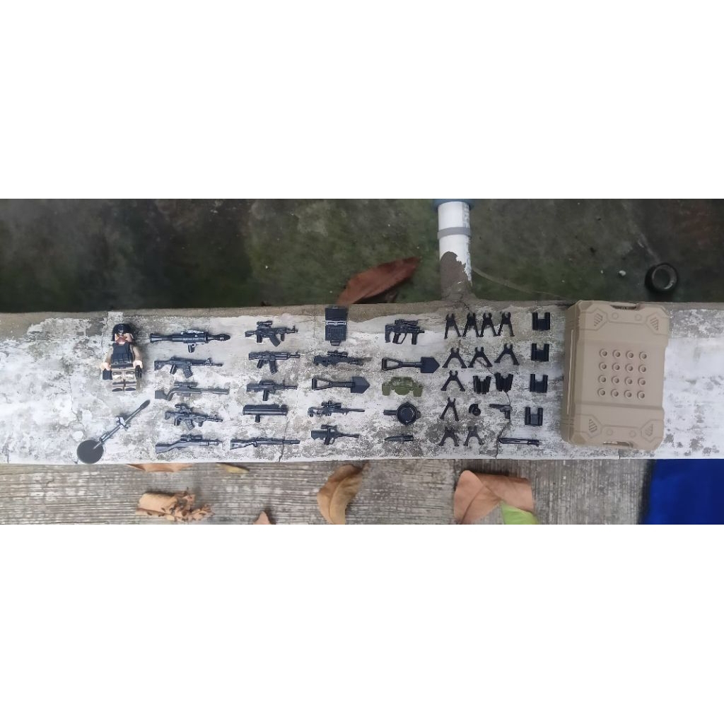 figure senjata dan aksesoris Lego 1 set (termasuk boxnya)