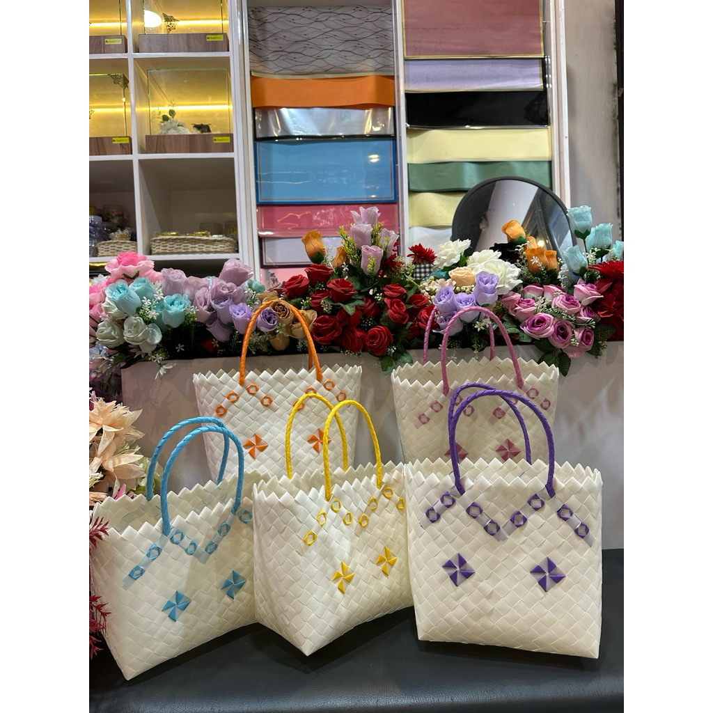 Tas anyam sintetis/ tas belanja/ anyaman unik (putih kombinasi kuning)