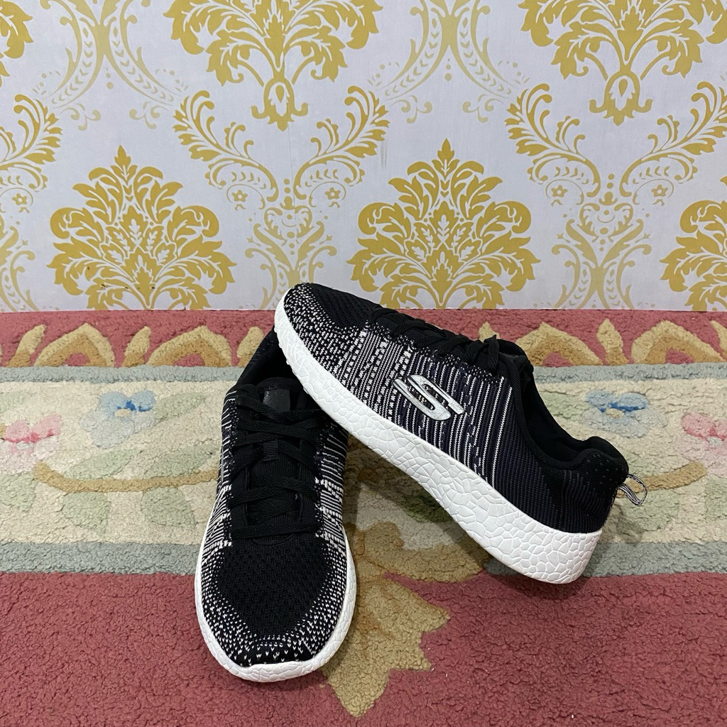 Sepatu Skechers Wanita - Slip Ins