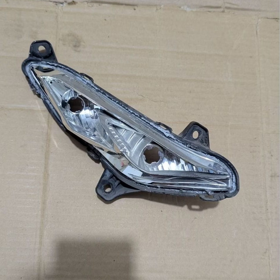 Reflektor Lampu sein depan Supra GTR 150 Tanpa mika