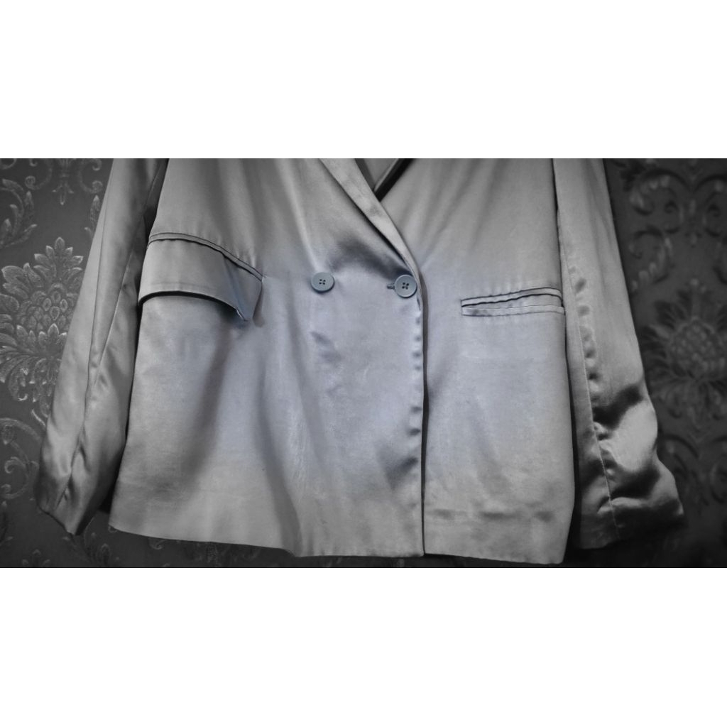 Blazer preloved bershka warna biru nyala