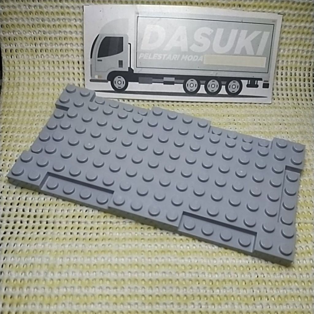 Lego Part 2629 Brick, Modified 8 x 16 x 2/3 with 1 x 4 Indentations H0034f