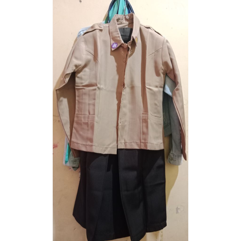 preloved baju pramuka SMA crop