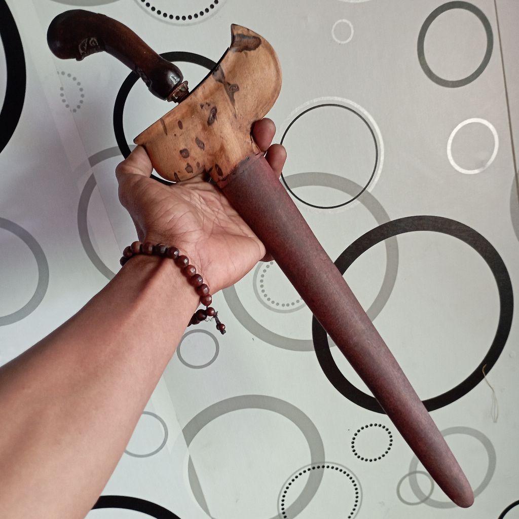 KERIS PUSAKA SEPUH TILAM LUK SINANDI