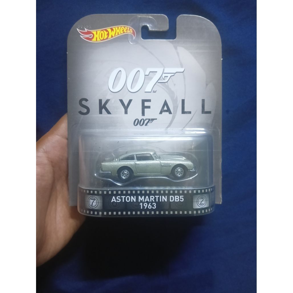 Hot Wheels Premium Aston Martin DB5 1963