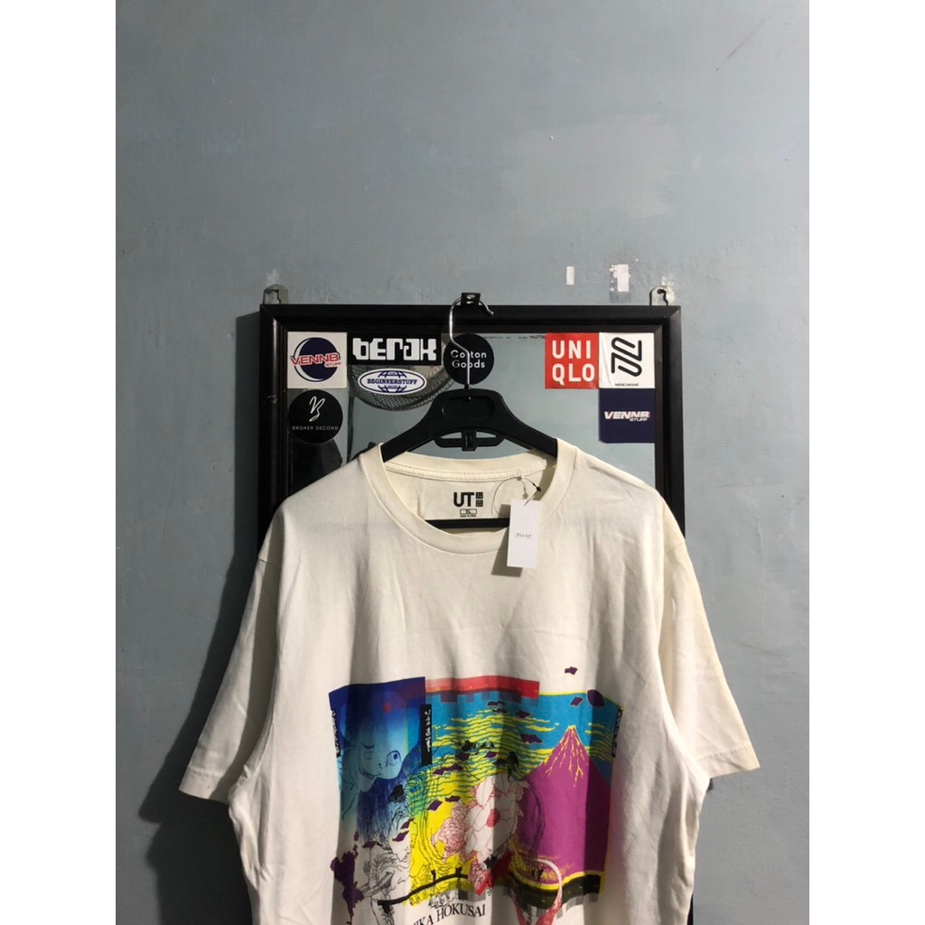 Tshirt UNIQLO UT Katsusika Hokusai