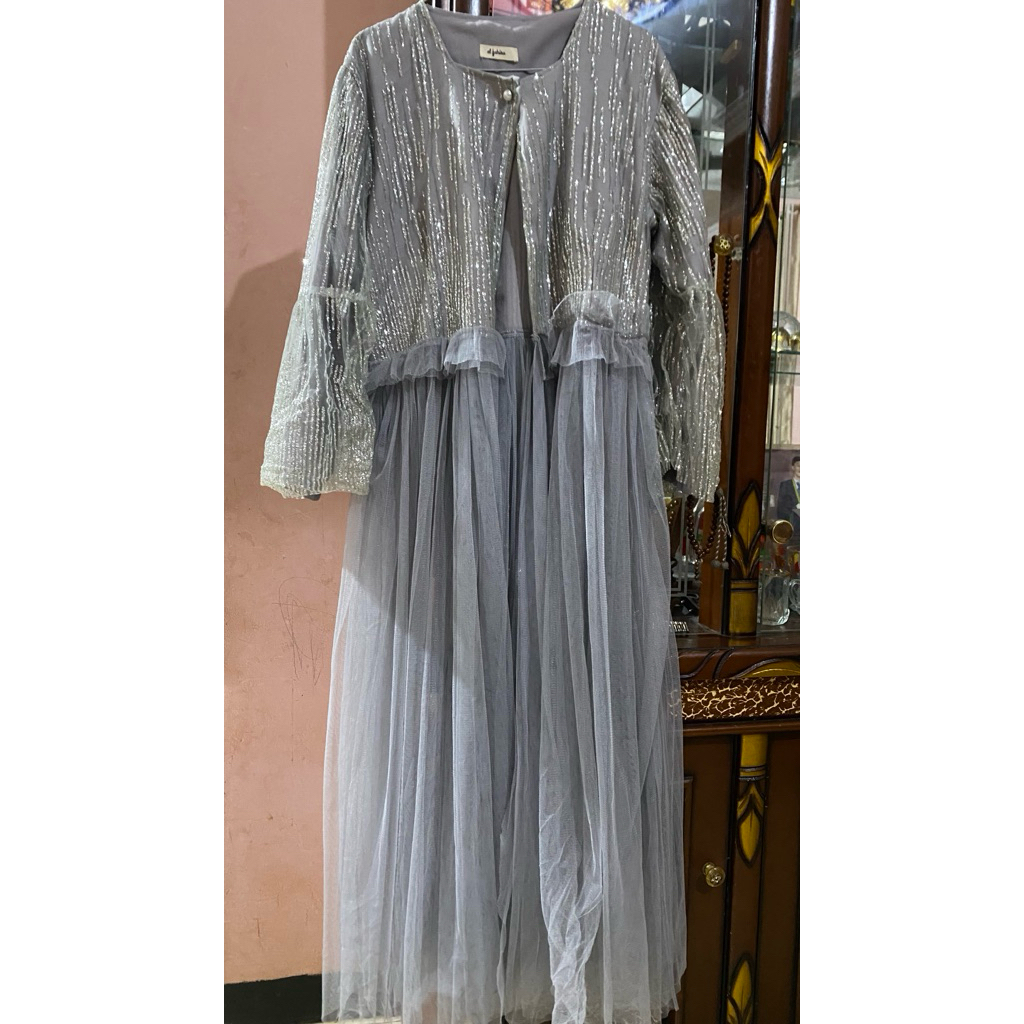 Preloved outer tile