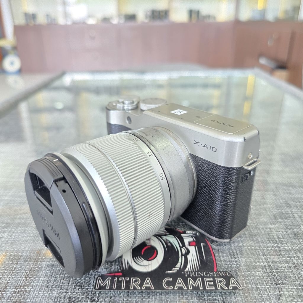 FUJIFILM XA10