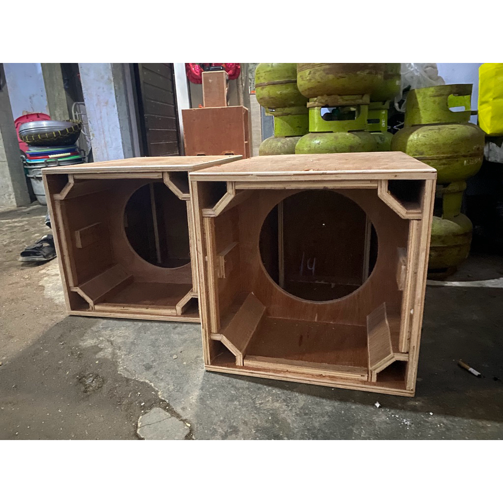 box speaker 12in model planar