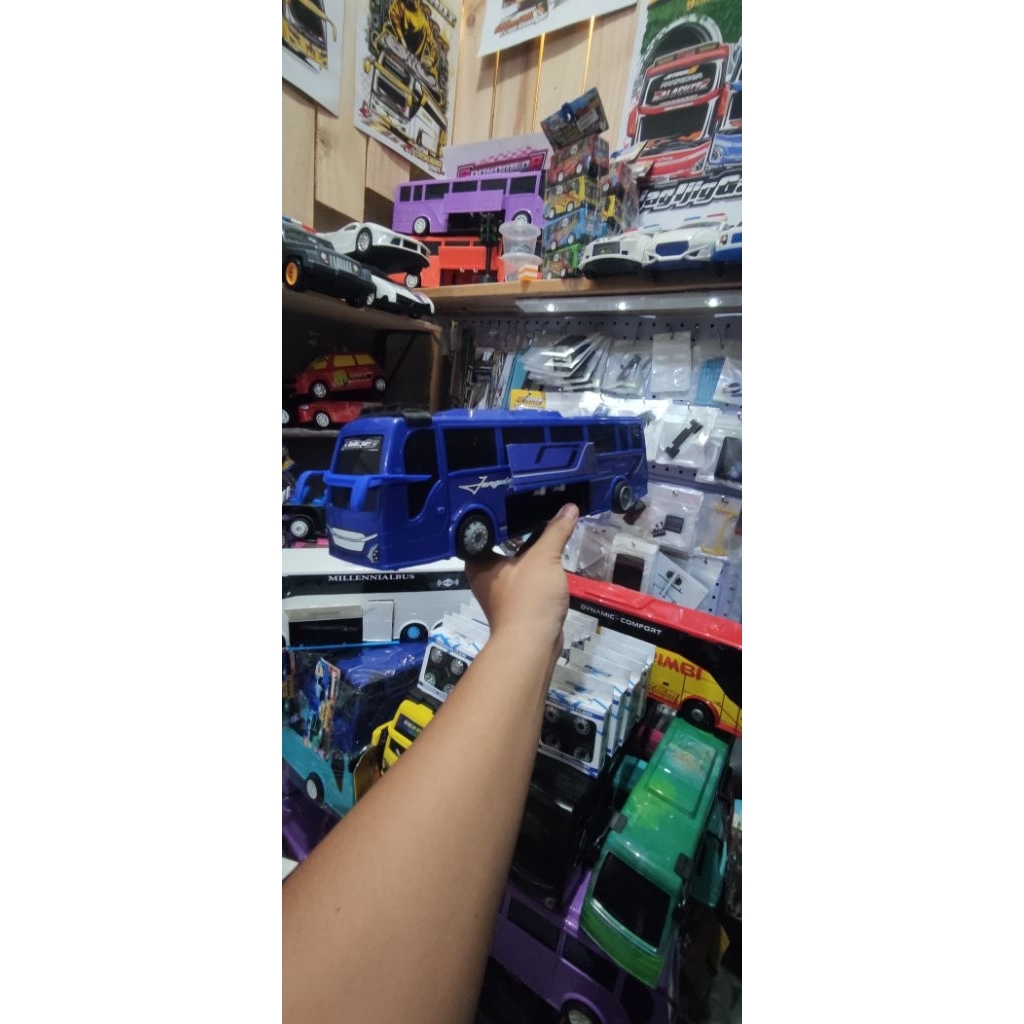 MINIATUR BUS RKC MODIF TIPIS MAINAN BUS RKC BILQIS