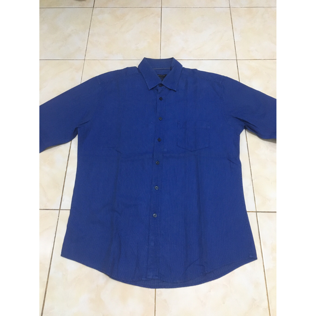 Kemeja Pria Brand Van Heusen