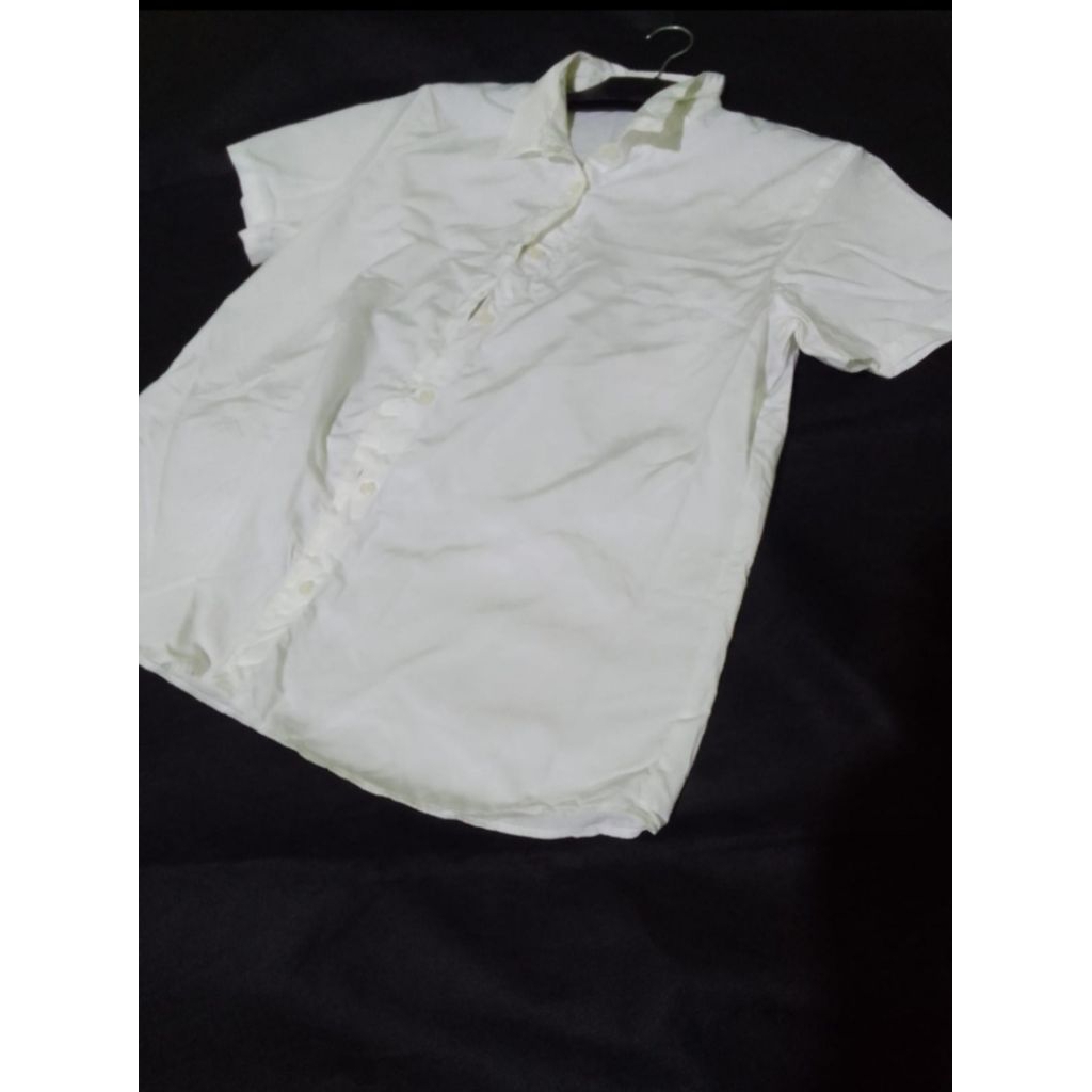 Kemeja wanita putih pendek pl/Preloved
