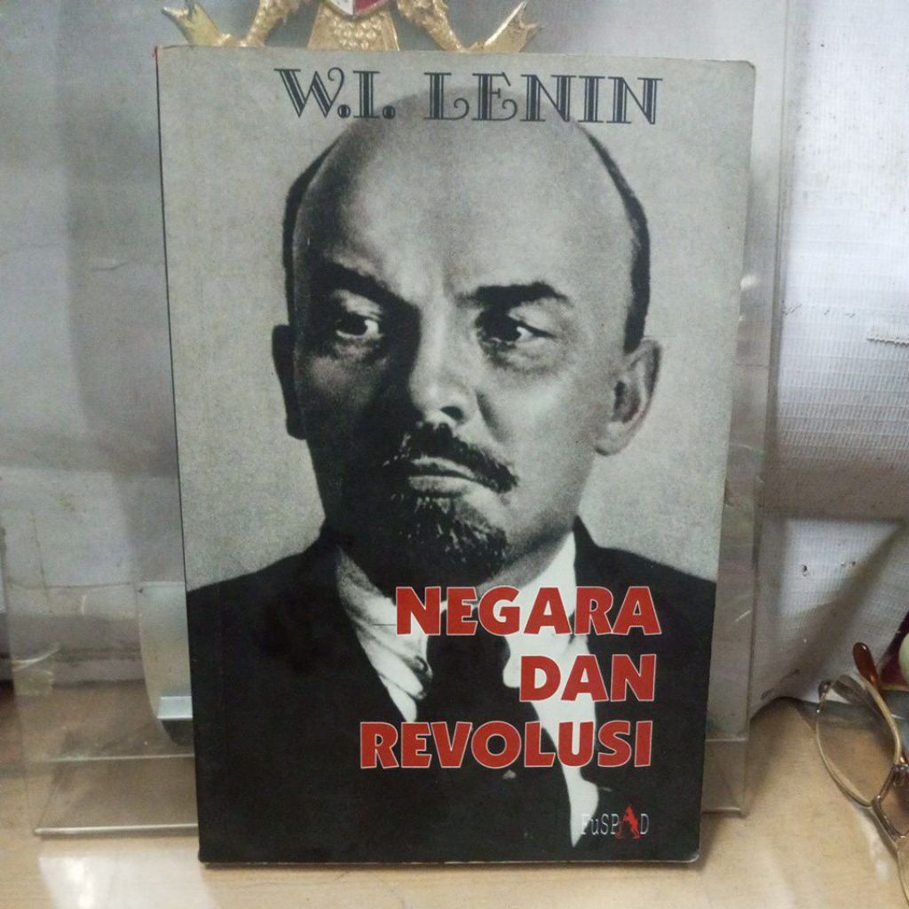 buku politik , negara dan revolusi oleh w.i . lenin