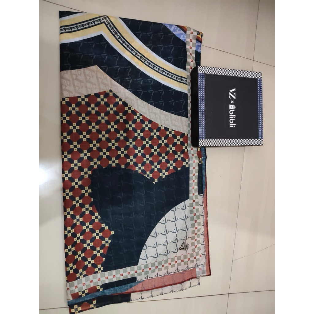 preloved hijab Vivi zubedi square