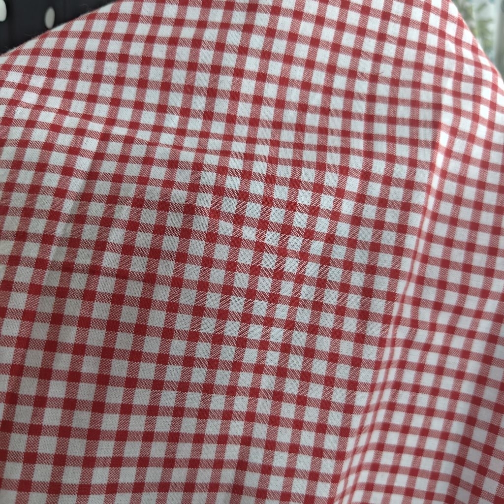 KAIN KATUN POPLIN MOTIF KOTAK ABADI SISA GARMENT  - KAIN KATUN MOTIF KOTAK KECIL HARGA PER SETENGAH 
