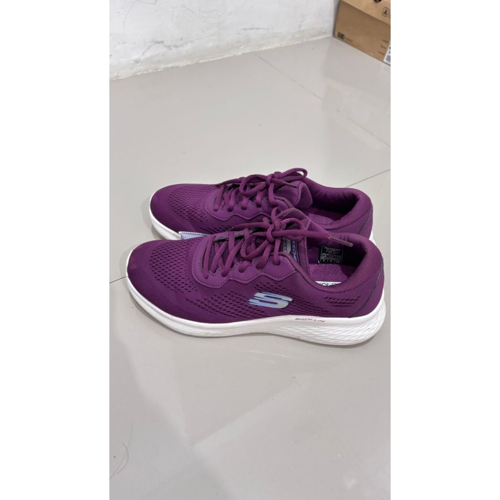 (LIKENEW) Skechers Air Cooled Memory Foam Ungu Wanita