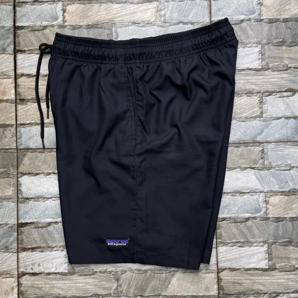 celana pendek hiking outdoor patagonia hitam bp2