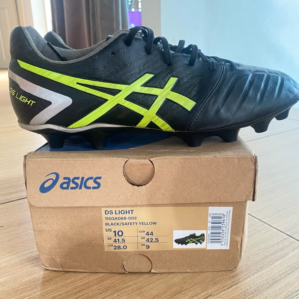 Sepatu bola asics ds light size 44
