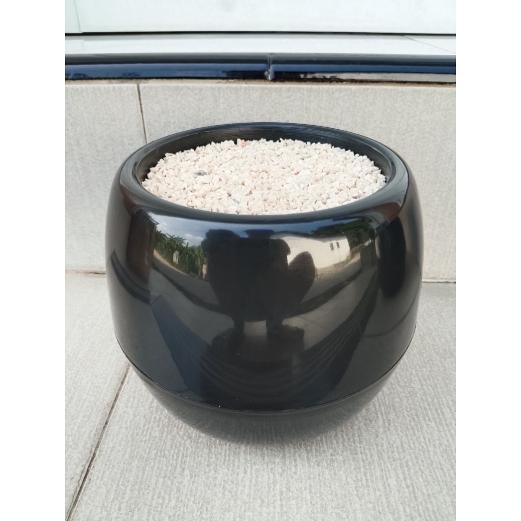 pot bola hitam sepaket dg batu