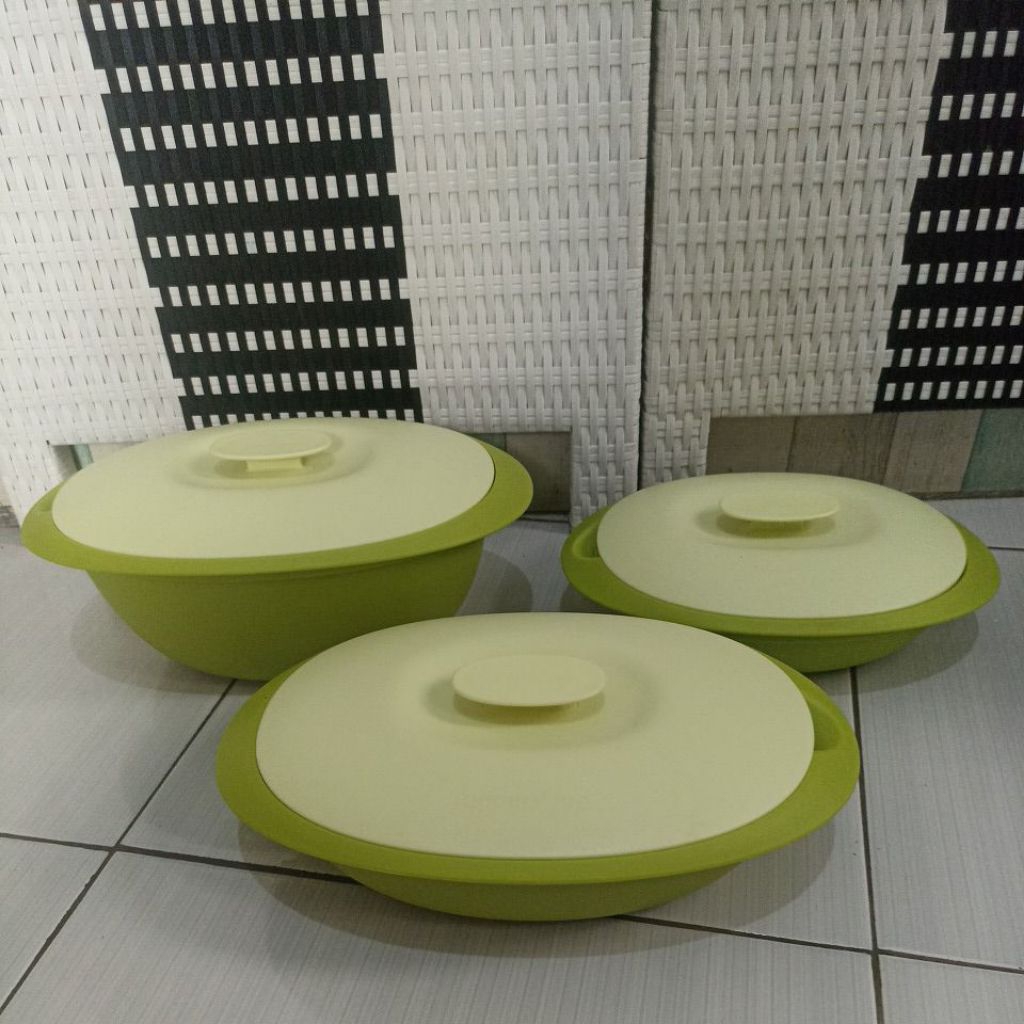NEW.... Tupperware Blossom Rice Server