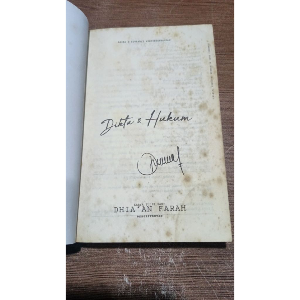 Preloved Signed Novel Dikta dan Hukum