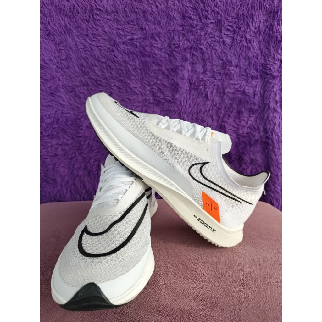 Sepatu Running ZoomX Nike size 44