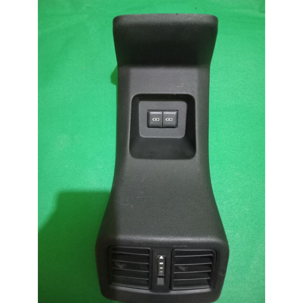 Panel kisi kisi ac mobil  tengah kabin yaris 2006-2013