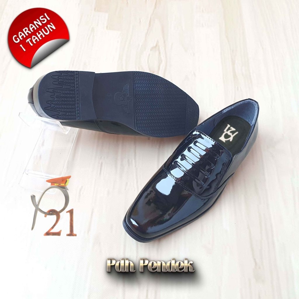 Sepatu Pdh pendek P21