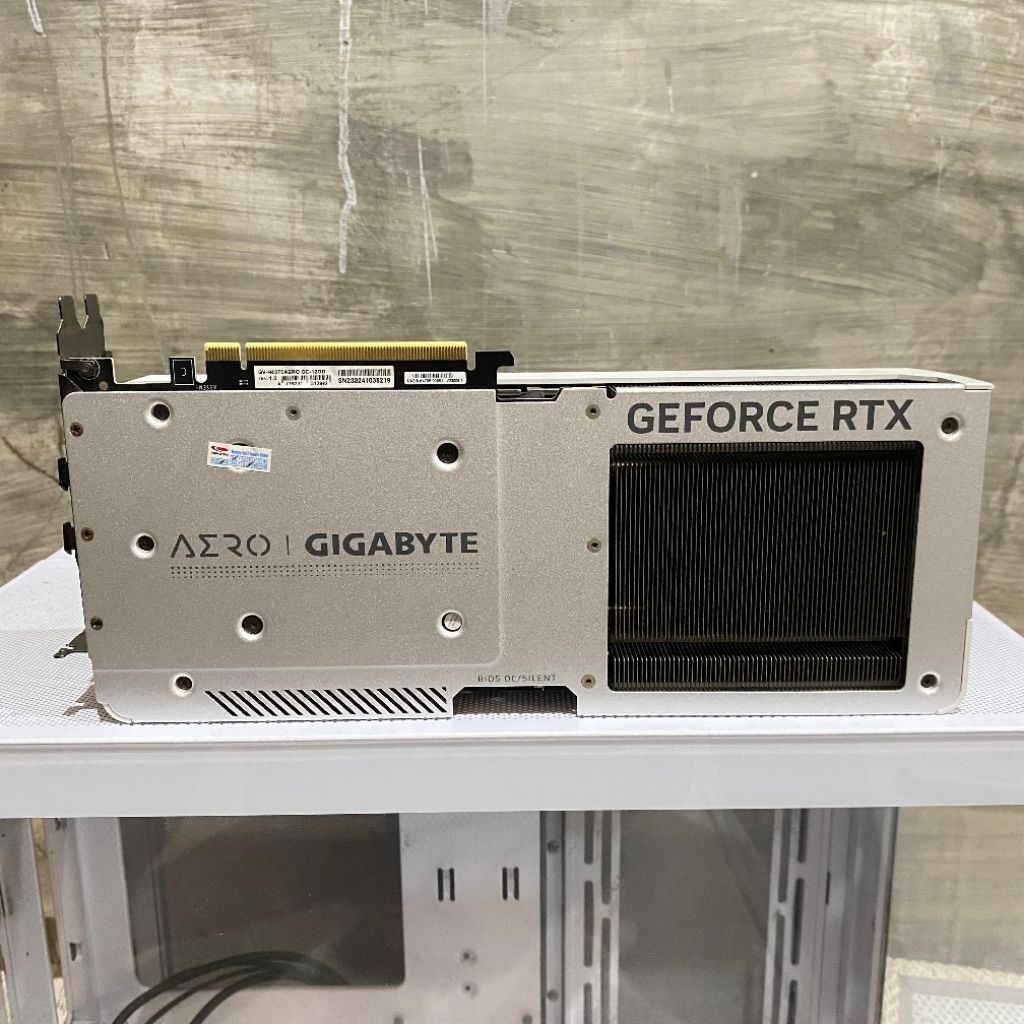Gigabyte Nvidia gedorce RTX 4070 Aero 12gn OC White