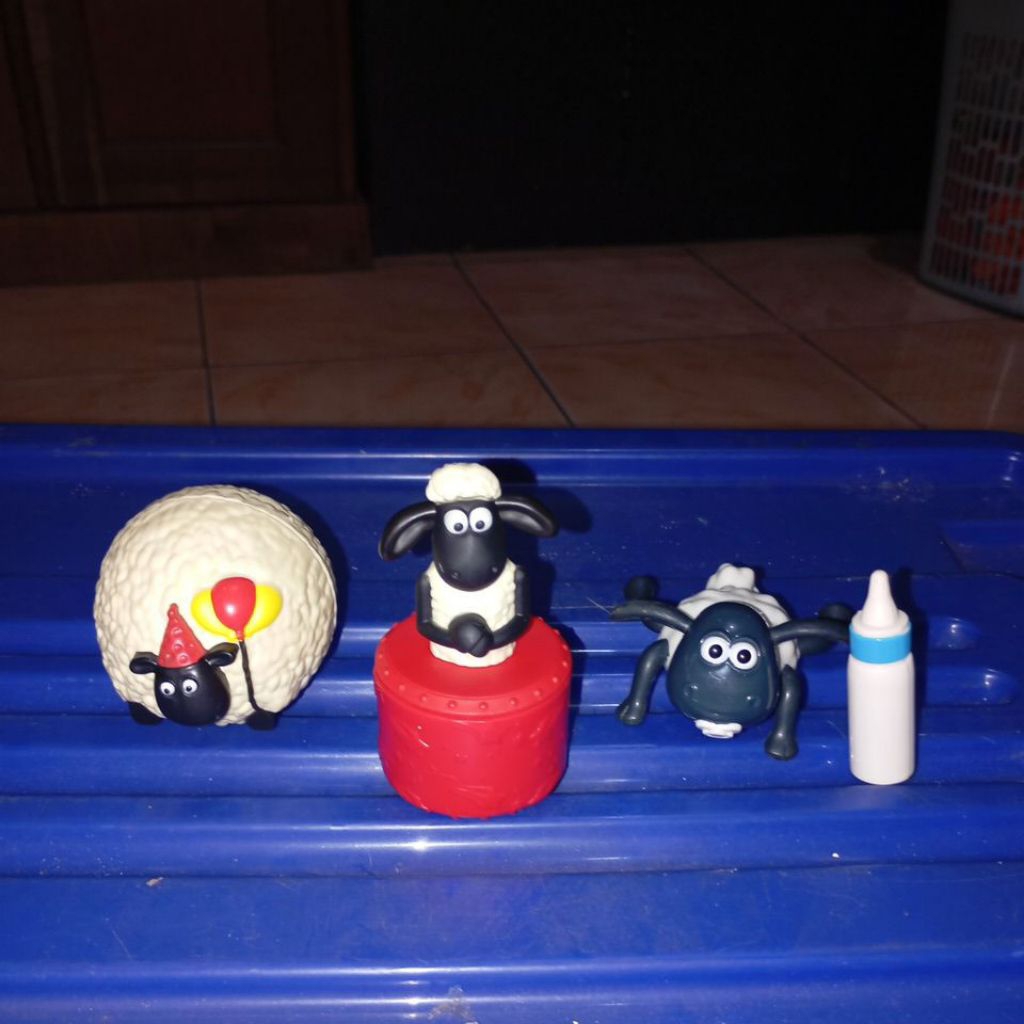 Mainan mcd Shaun the Sheep