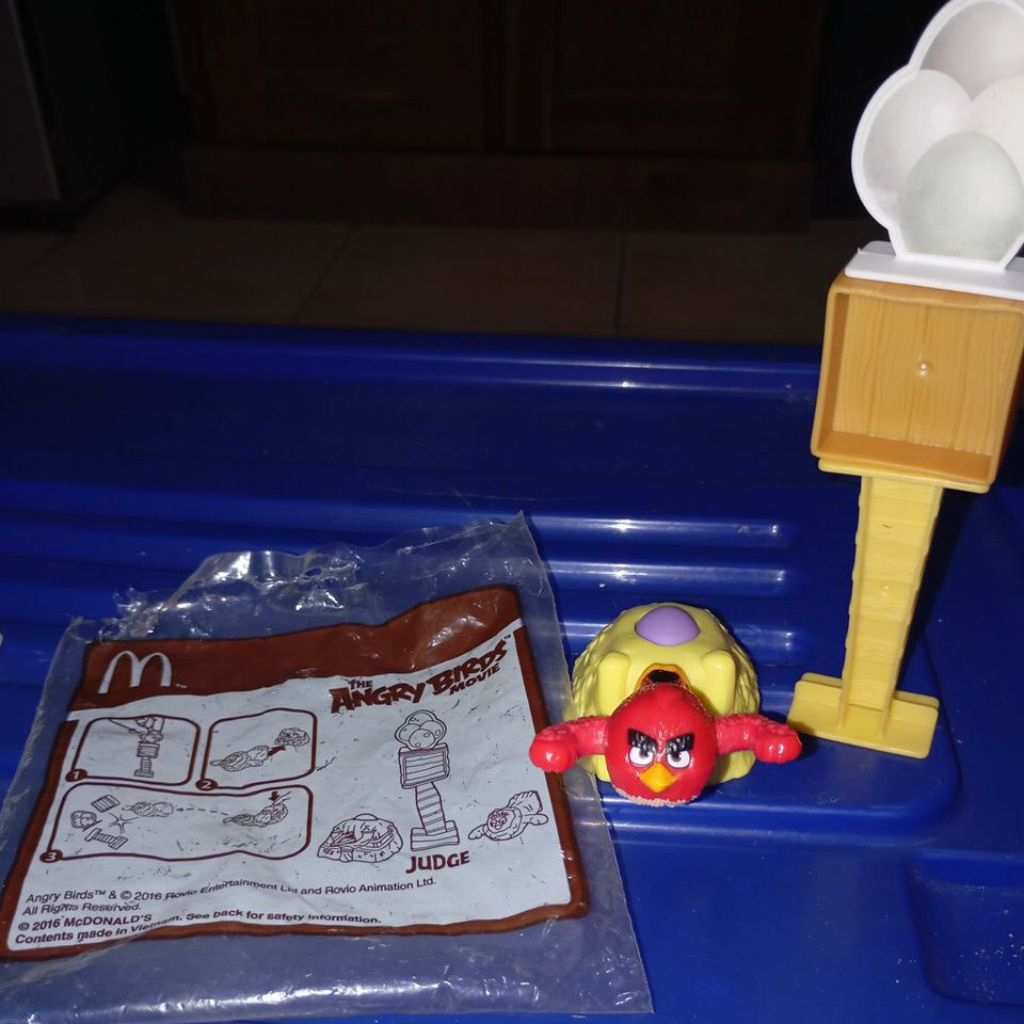 Mainan mcd angry birds