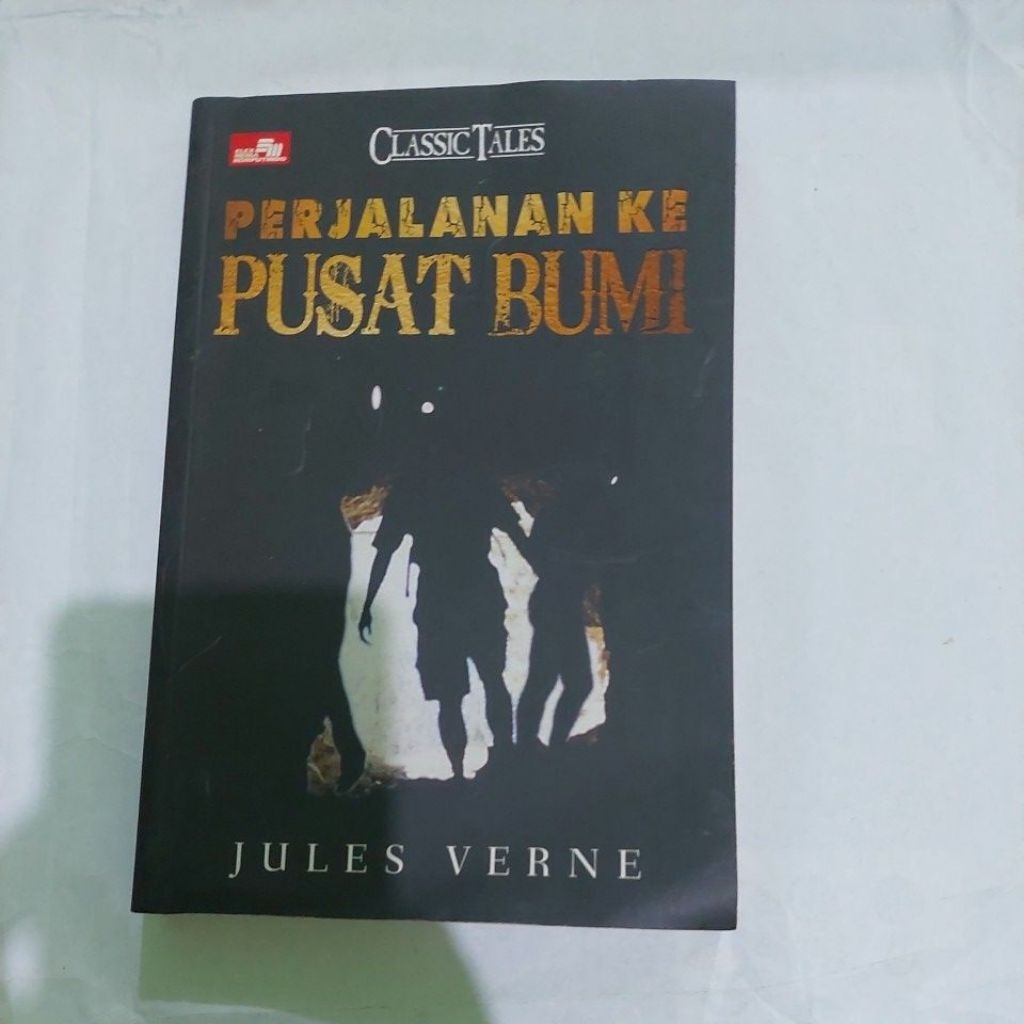 PERJALANAN KE PUSAT BUMI