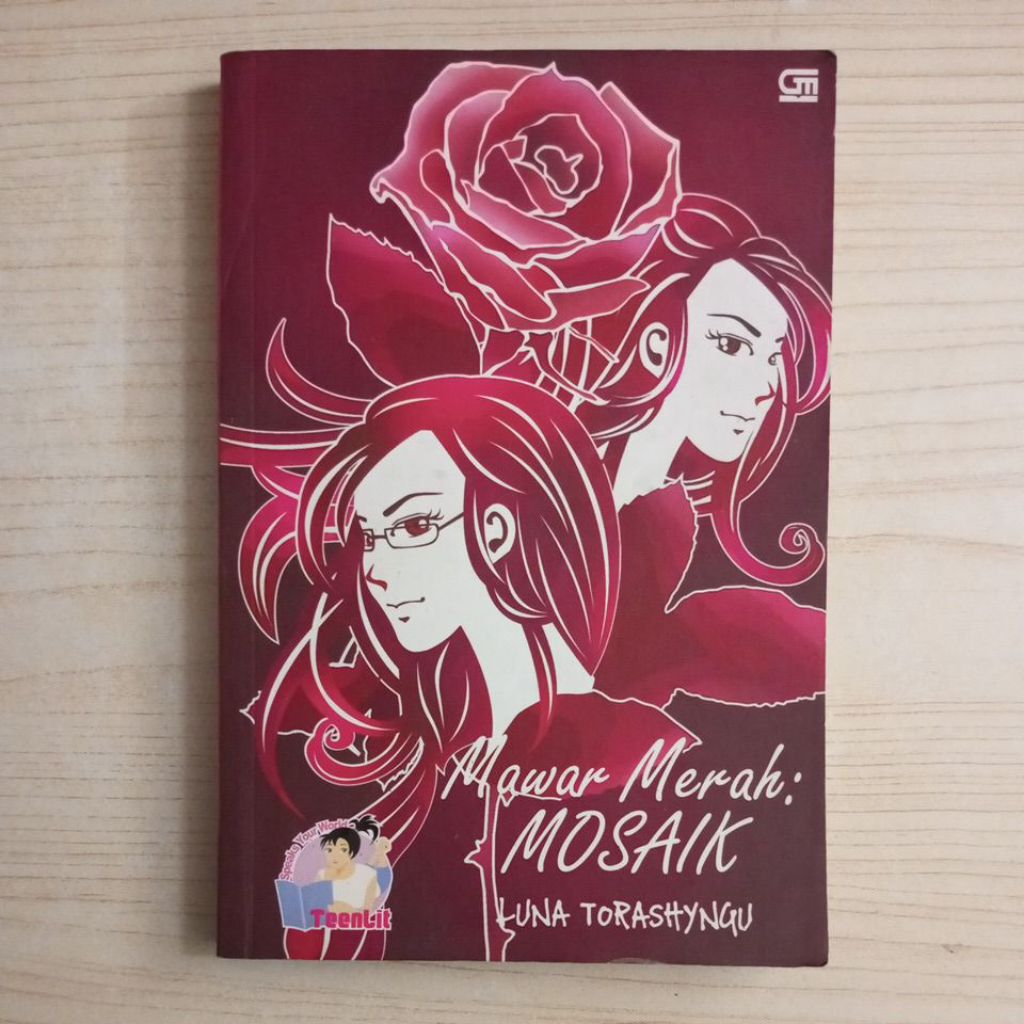NOVEL MAWAR MERAH MOSAIK OLEH LUNA TORASHYNGU