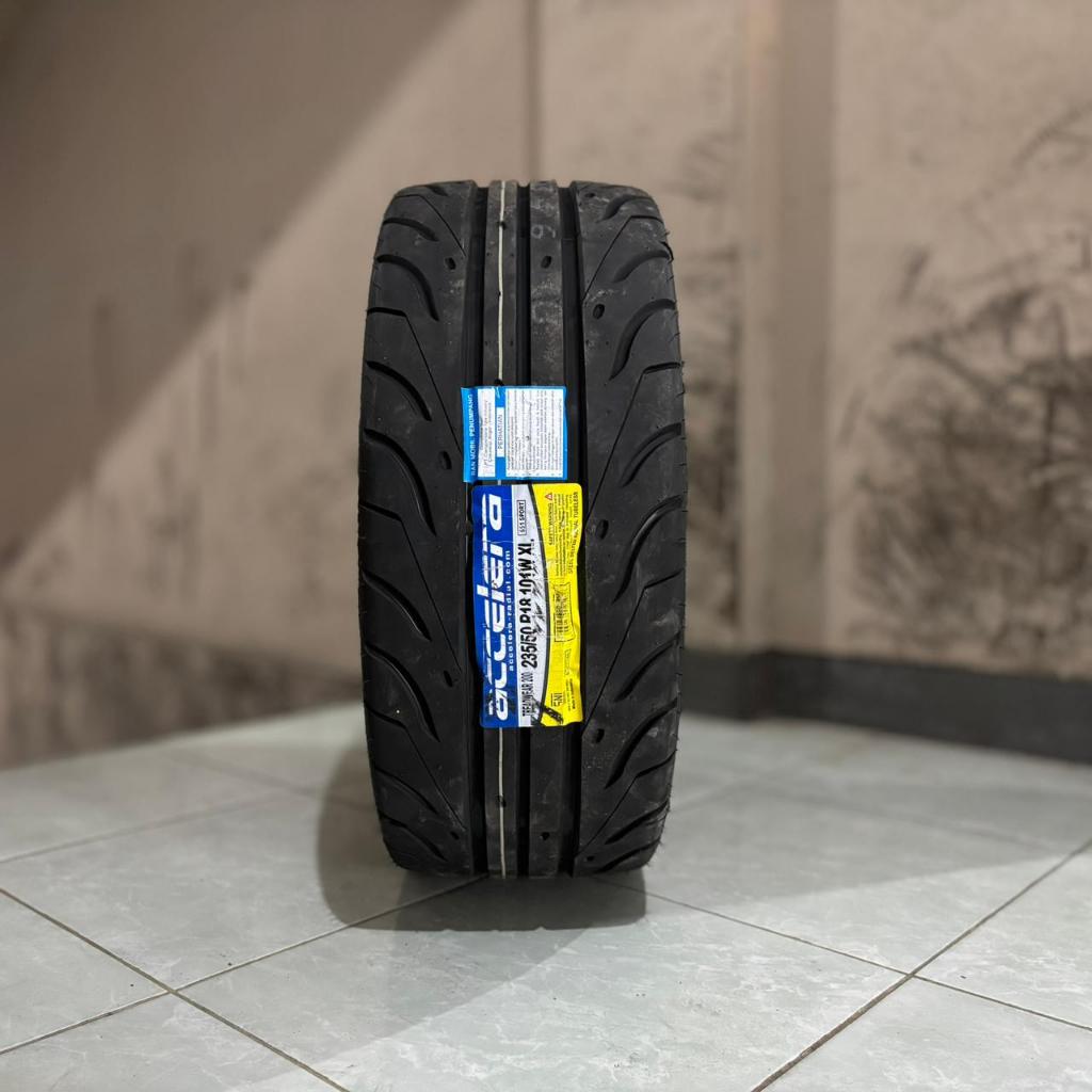 Ban Mobil Semi Slick Ring 18 Ukuran 235/50 ACCELERA 651 SPORT