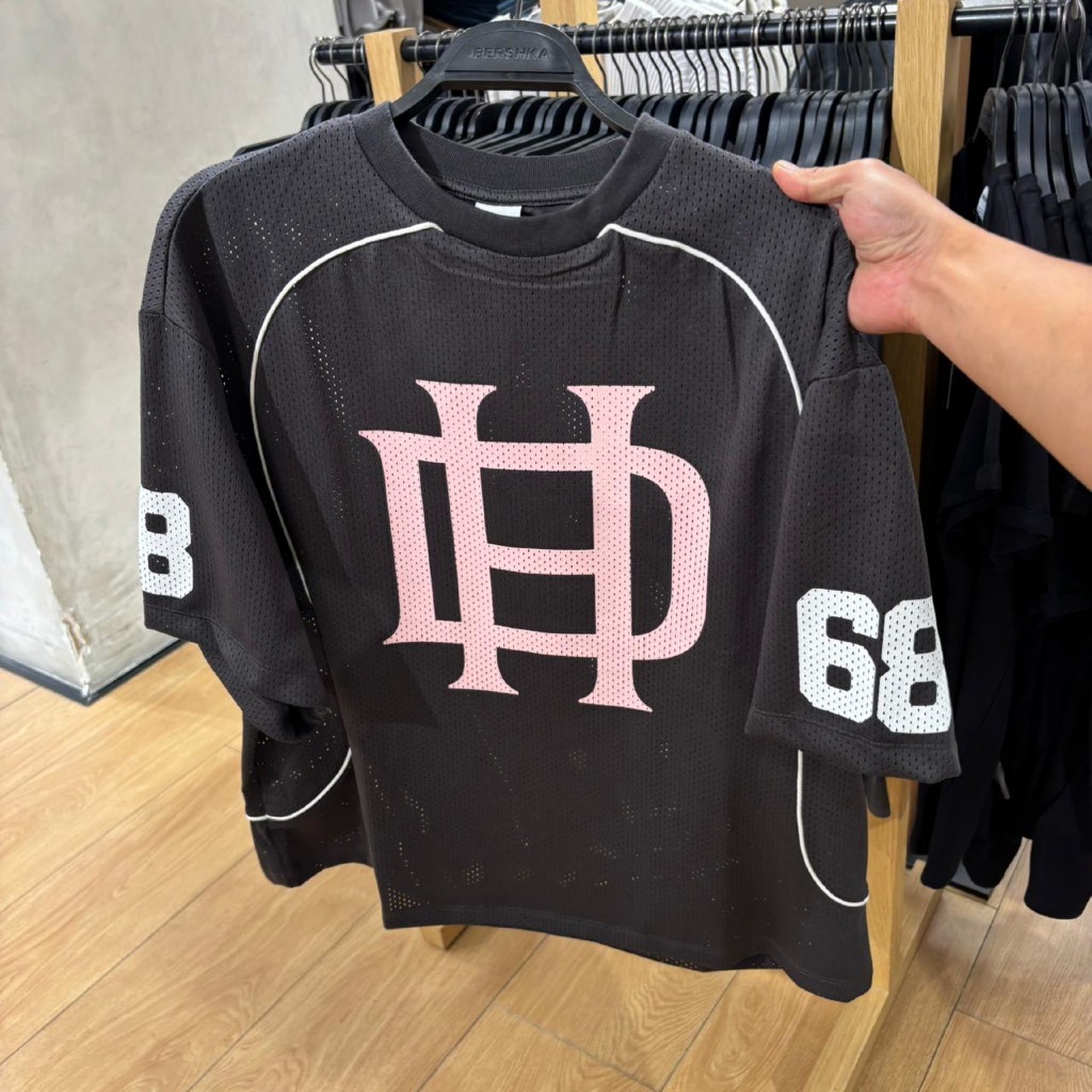 JASTIP. Tshirt Jersey Bershka (MAN)