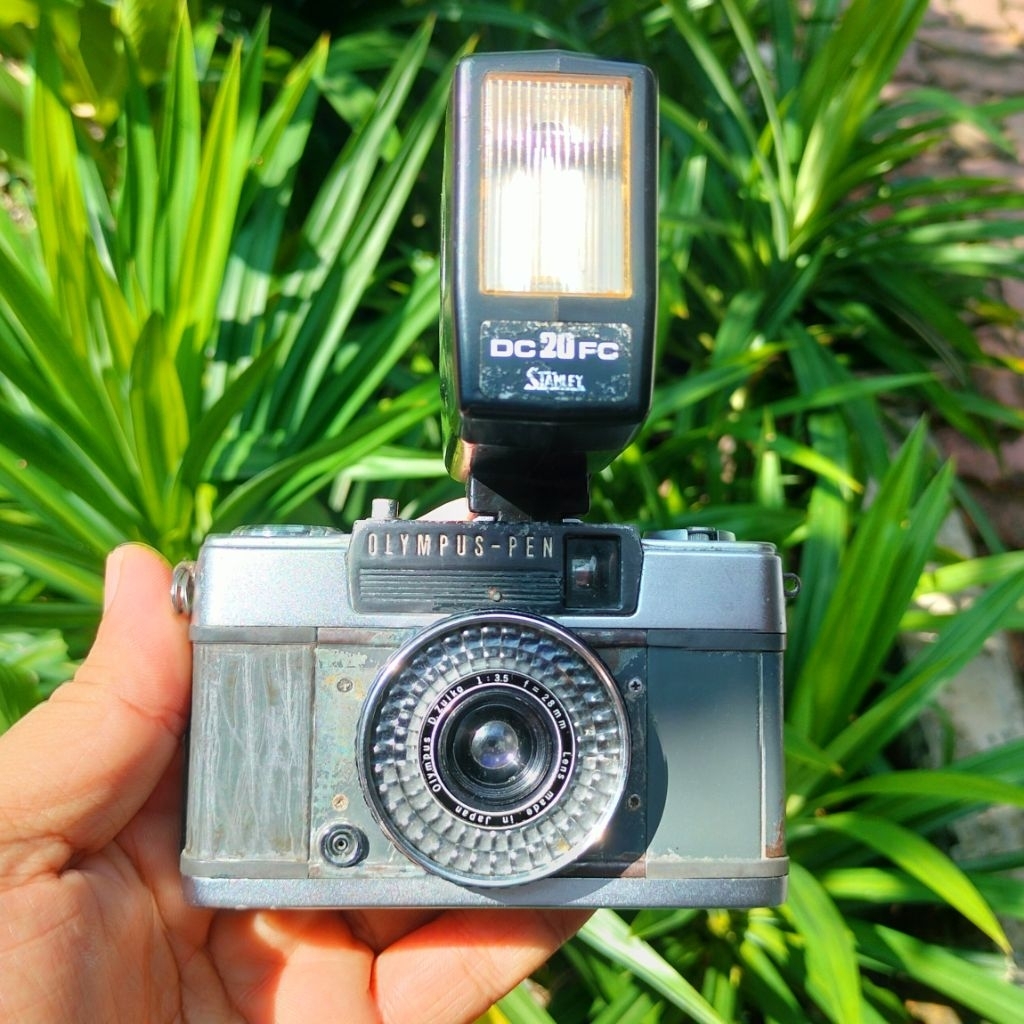 Kamera Analog Olympus Pen EE - 2 / DISPLAY/ PAJANGAN