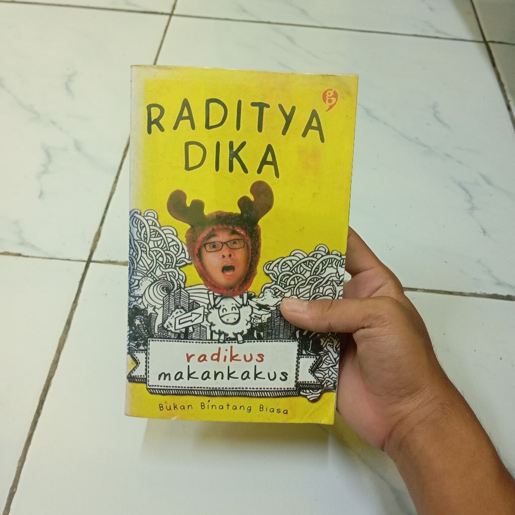 radikus makankakus Raditya dika