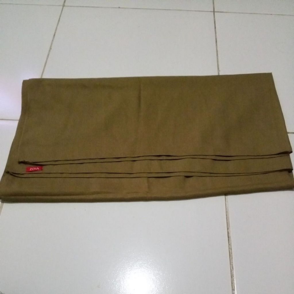 kerudung hijab merk Zoya warna coklat preloved