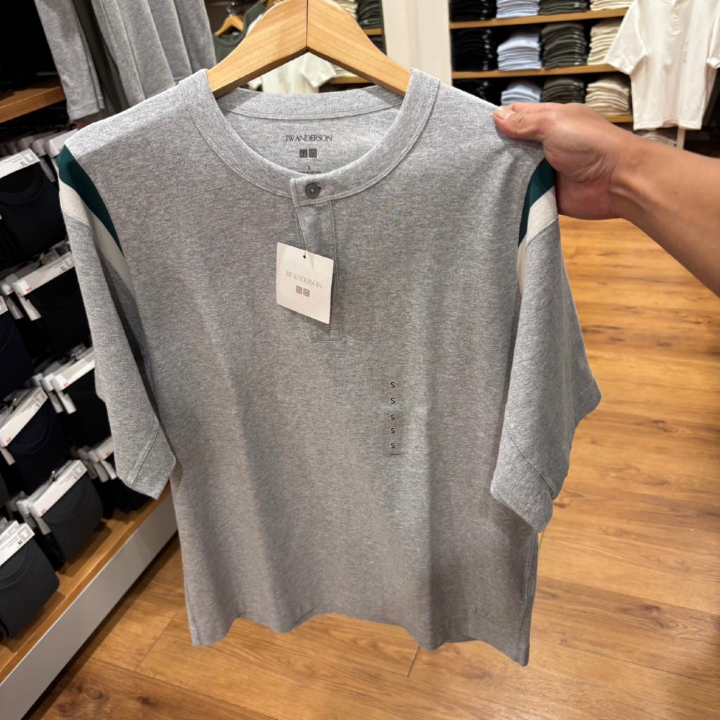 Jastip. Tshirt Kerah Henley Uniqlo (MAN)